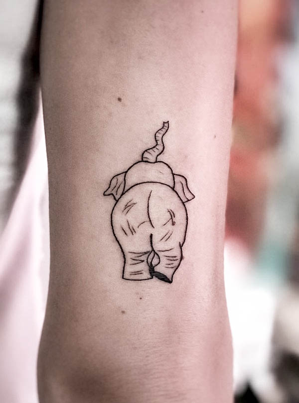 Tatuaggio di un cucciolo di elefante di @tattooparadisehikkaduwa