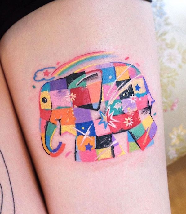 Tatuaggio artistico con elefante sulla coscia di @im________cat