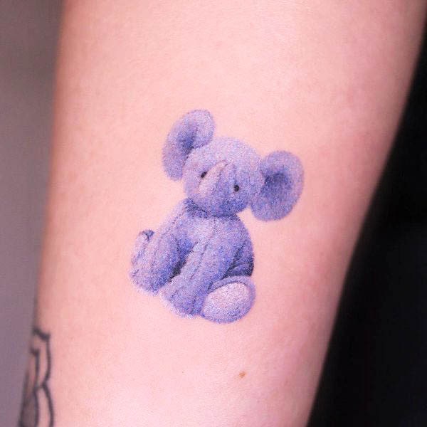 Tatuaggio di un cucciolo di elefante da @baekya._.poke