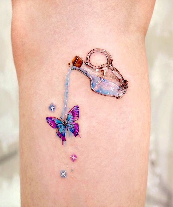 Tatuaggio con farfalla e porzione da @songe.tattoo