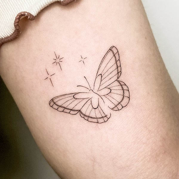 Tatuaggio a linee sottili di @sop_tattoo 11