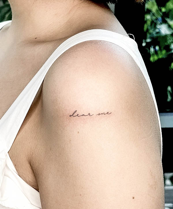 Tatuaggio a linee sottili di @sop_tattoo 1