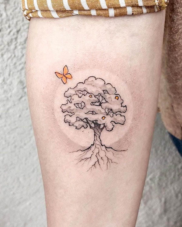 Tatuaggio con farfalla e albero della vita di @tony.art_.tattoo