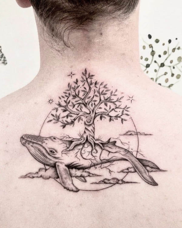 Balena e albero della vita tatuati da @lacomediat