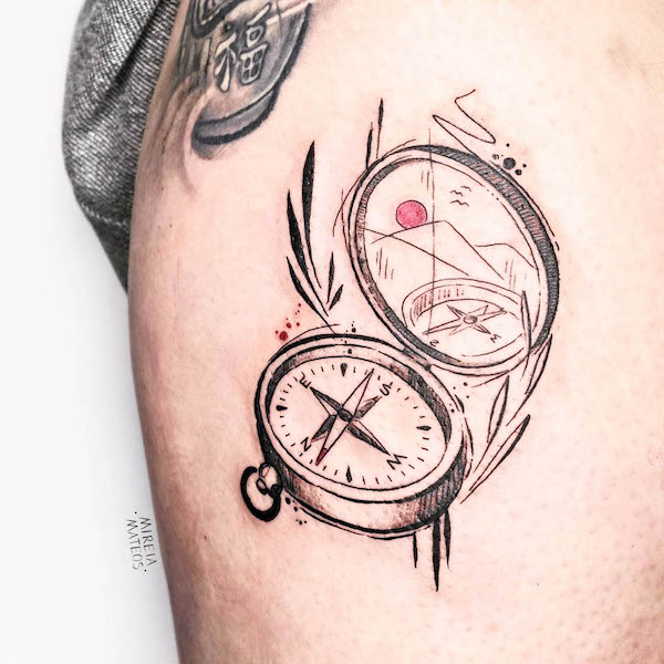 Tatuaggio con bussola 3D di @mireiamateostattoo