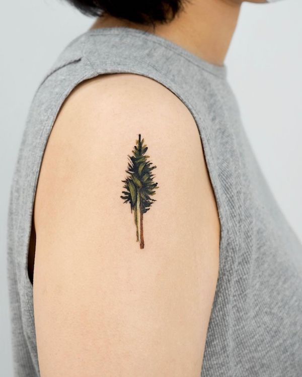 Tatuaggio di un albero di @tattooist_zela