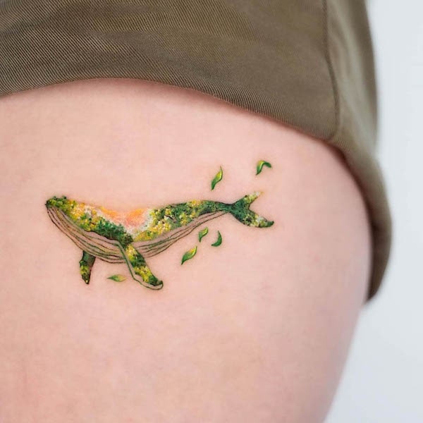 Tatuaggio di balena verde di @ornot_tattoo