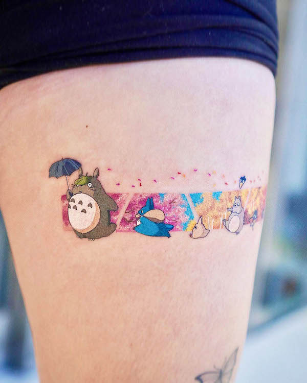 tatuaggio a fascia sulla coscia di @daldam__