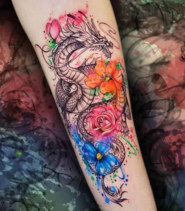 Tatuaggio con drago acquerellato di @baltapaprocki