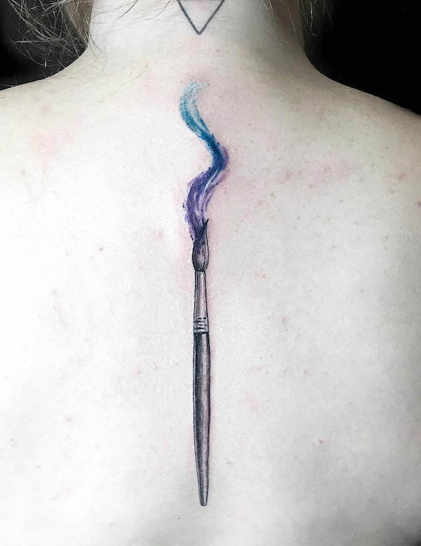 Tatuaggio con pennello di @alexabarricelli