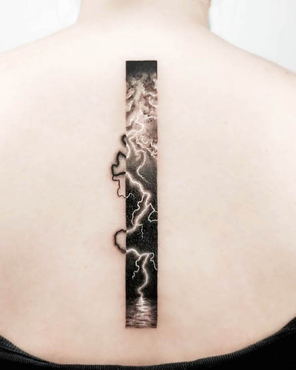 Tatuaggio Lightning di @jamjam.tattoo