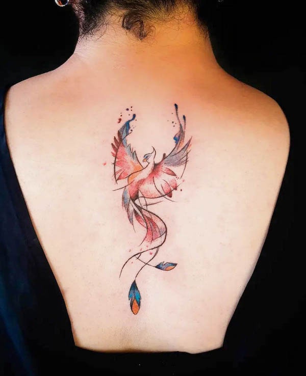 Acquerello fenice schiena tatuaggio per le donne da @judas_tattoo_