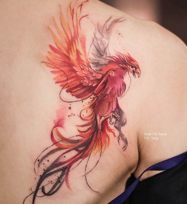 Tatuaggio della schiena della fenice nascente di @yktaipei