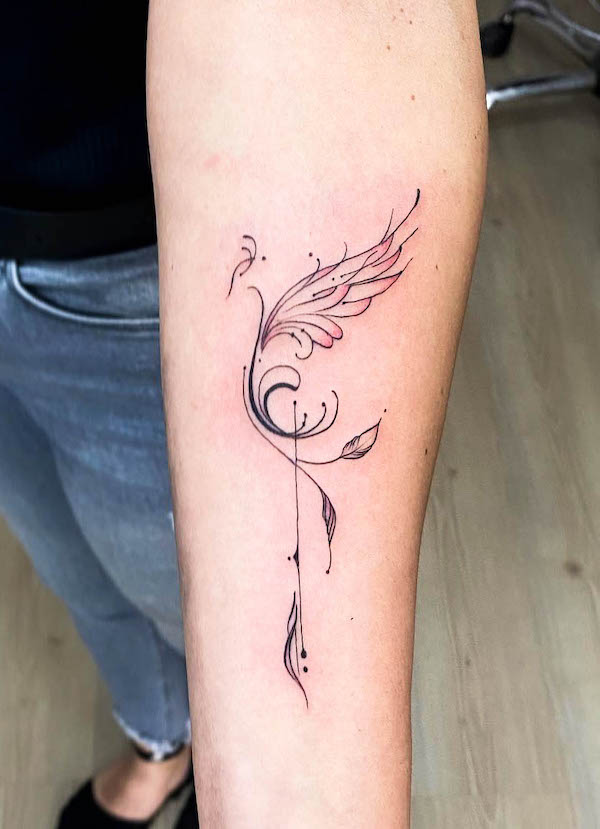 Semplice fenice astratta di @ahmetgulsentattoo