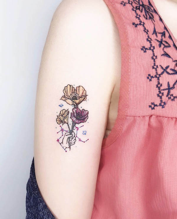 Bouquet e stelle dei Gemelli tatuato da @ioioiotattoo