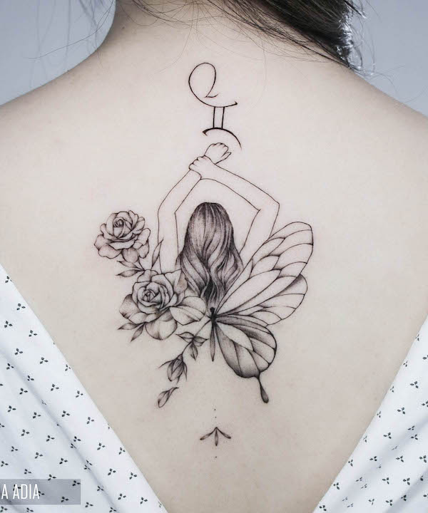 Tatuaggio della schiena della ragazza Gemelli di @annaadia