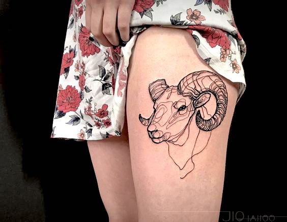 Un tatuaggio ariete sulla coscia di @blkserum
