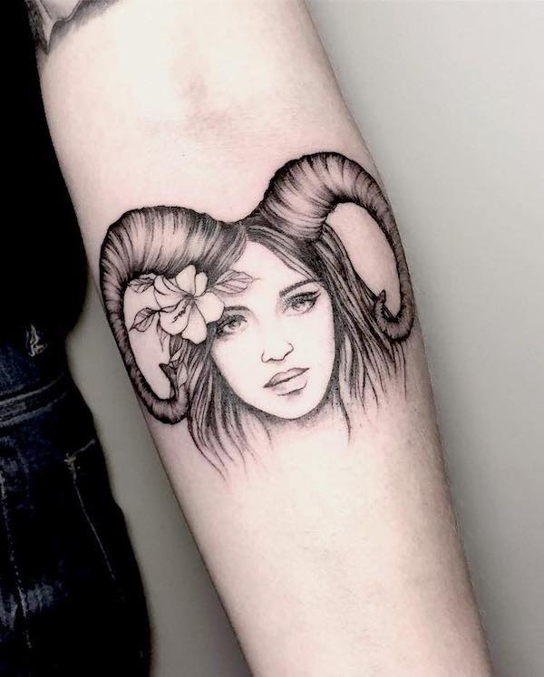 Tatuaggio con ritratto di ragazza Ram di @sookiesalegossetattoo