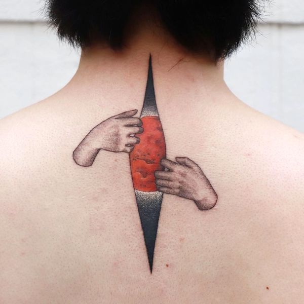 Il pianeta Marte tatuato sulla schiena da @parkkaro