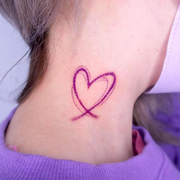 Tatuaggio con cuore rosso in stile schizzo di @zunzun_tt
