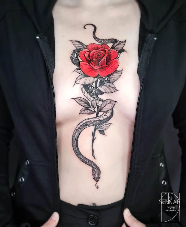 Tatuaggio con serpente e rosa tra le tette by @sednae
