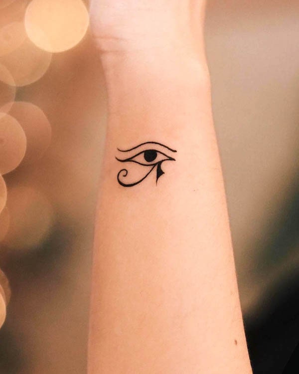 L'occhio di Ra di @nhi.ink