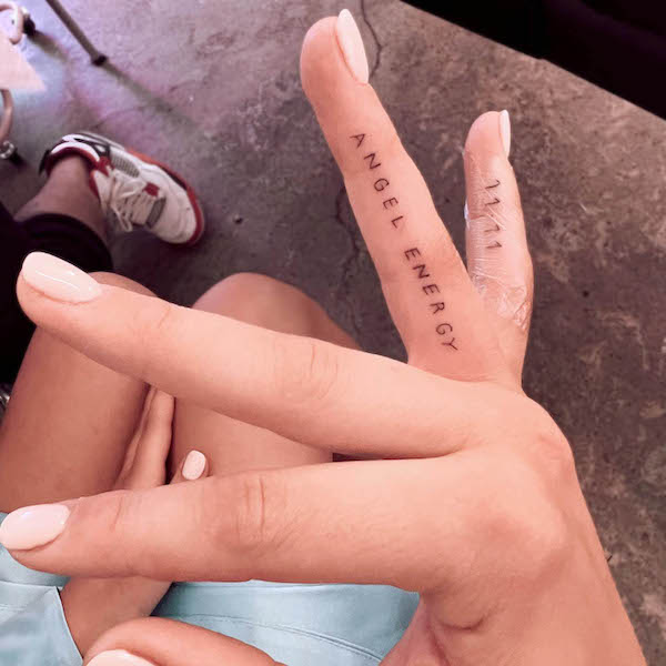 Tatuaggio interno del dito