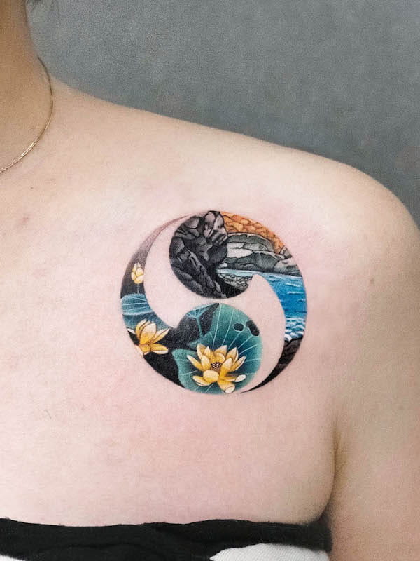 Tatuaggio di fiori Yin e Yang di @newtattoo_17