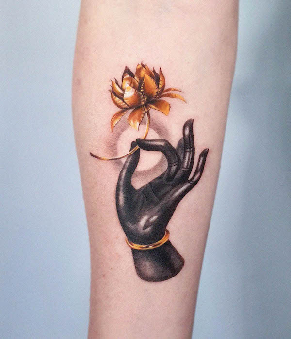 Tatuaggio del gesto della mano di Vitaka Buddha di @jiro_painter