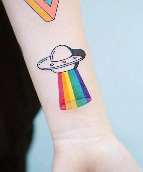Tatuaggio UFO carino di @sey8n