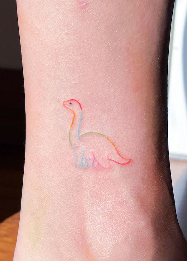 Dinosauro arcobaleno minimalista di @sunforyoursoul