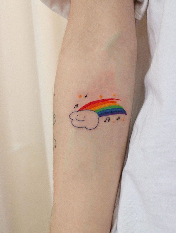 Arcobaleno carino sopra la nuvola tatuaggio da @inggo.tattoo