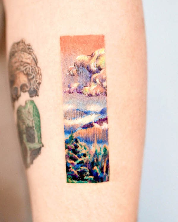 Tatuaggio di un paesaggio forestale stravagante di @mooongnyum_tattoo