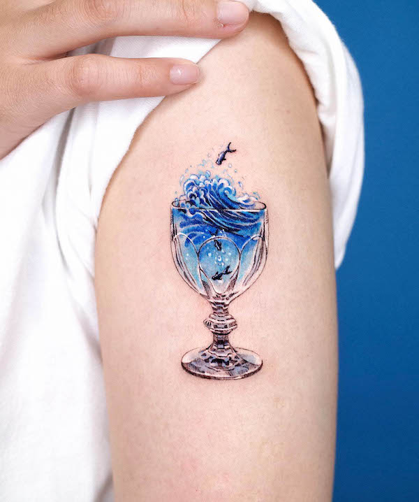 Pesce nel bicchiere di @soosoo.tattoo