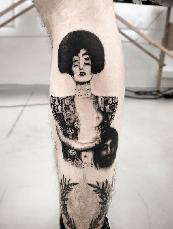 Inquietante tatuaggio di Gustav Klimt di @sztuka_wojny