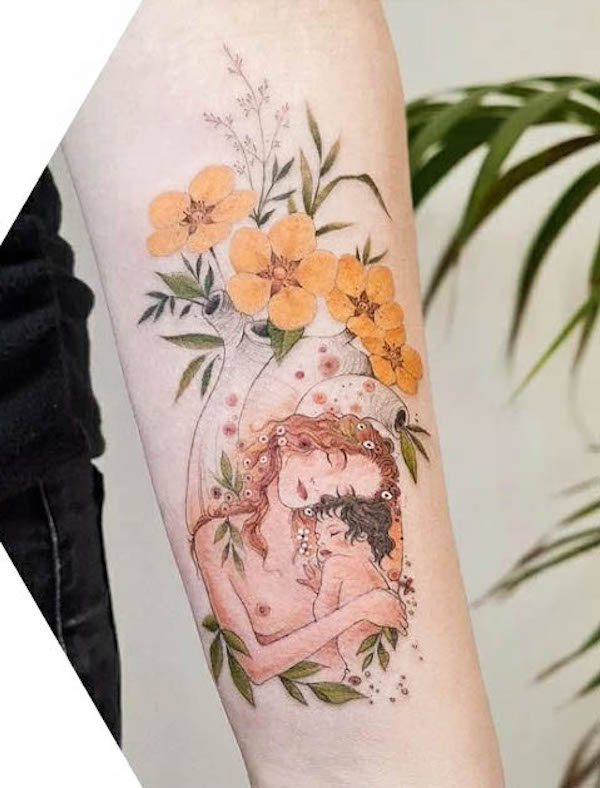 Tatuaggio Madre e Bambino con fiori di @barbara_corbucci_tattoo