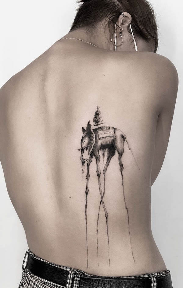 Elefante di Dalì sulla schiena di @maisonpython