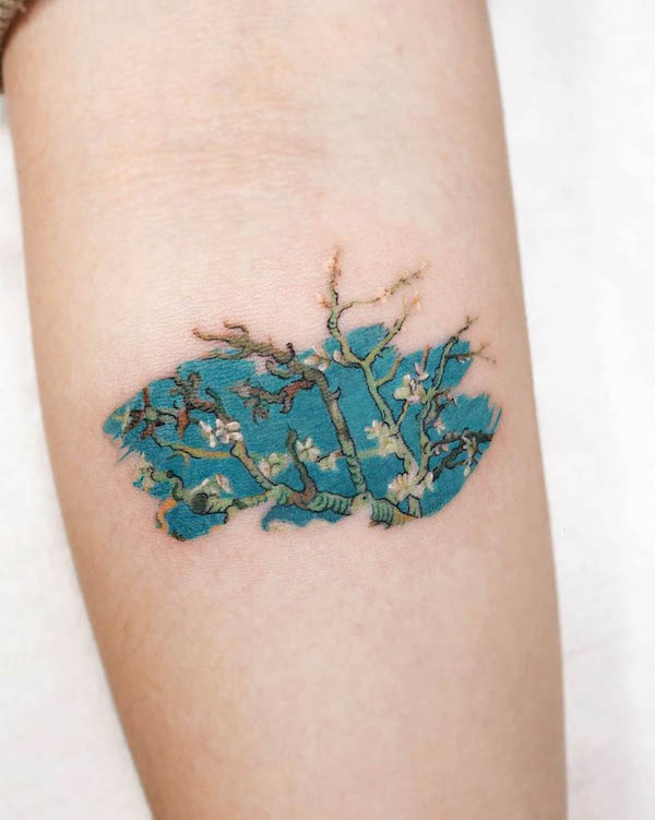 Tatuaggio del braccio Almond Blossom di @hansantattoo