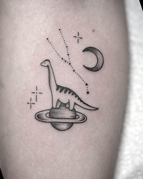 Piccolo dinosauro su un pianeta di @sarah.ironmonkey
