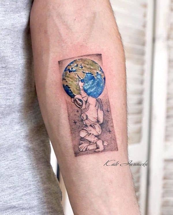 Terra sulla spalla di @kateiwanicka