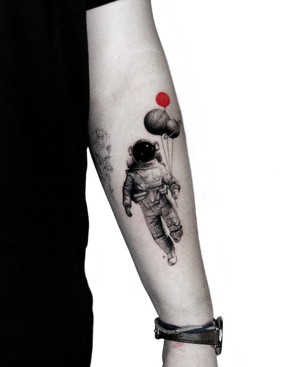 Un tocco di rosso di @ievakempinaite