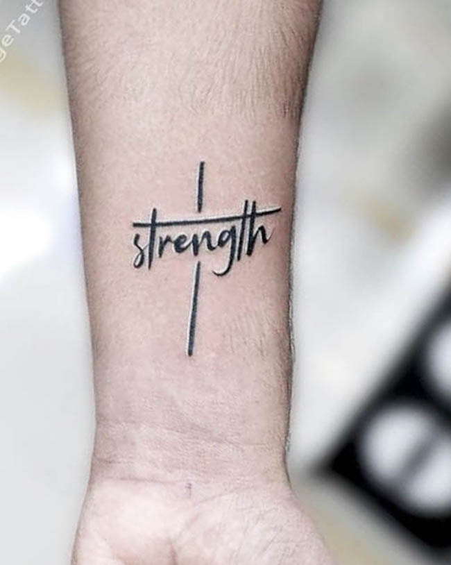 Forza con una linea retta trasversale di @vintagetattooink