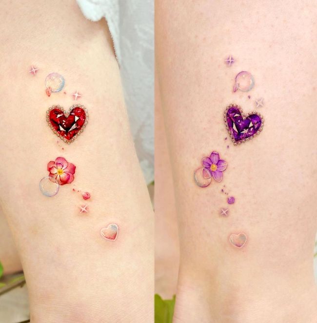 Tatuaggi gemelli con cuori preziosi di @songe.tattoo