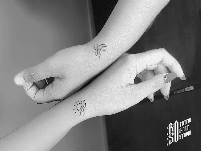 Tatuaggi gemelli di sole e luna di @priyal__soni_