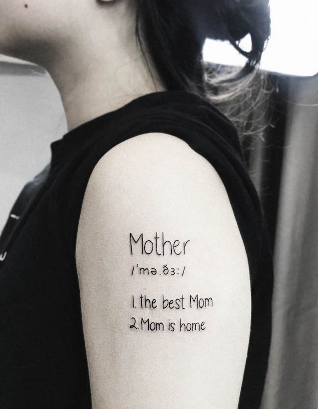 Definizione di mamma da parte di @flowers.tattooist