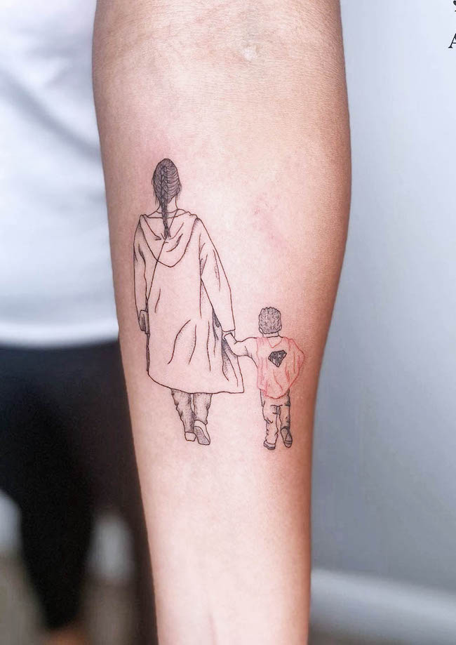 Gli eroi sono cresciuti da superdonne_mamma tatuaggio di @amberstarrartistry