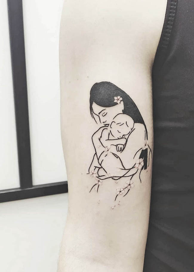 Abbracci _tatuaggio mamma di @bee_poke
