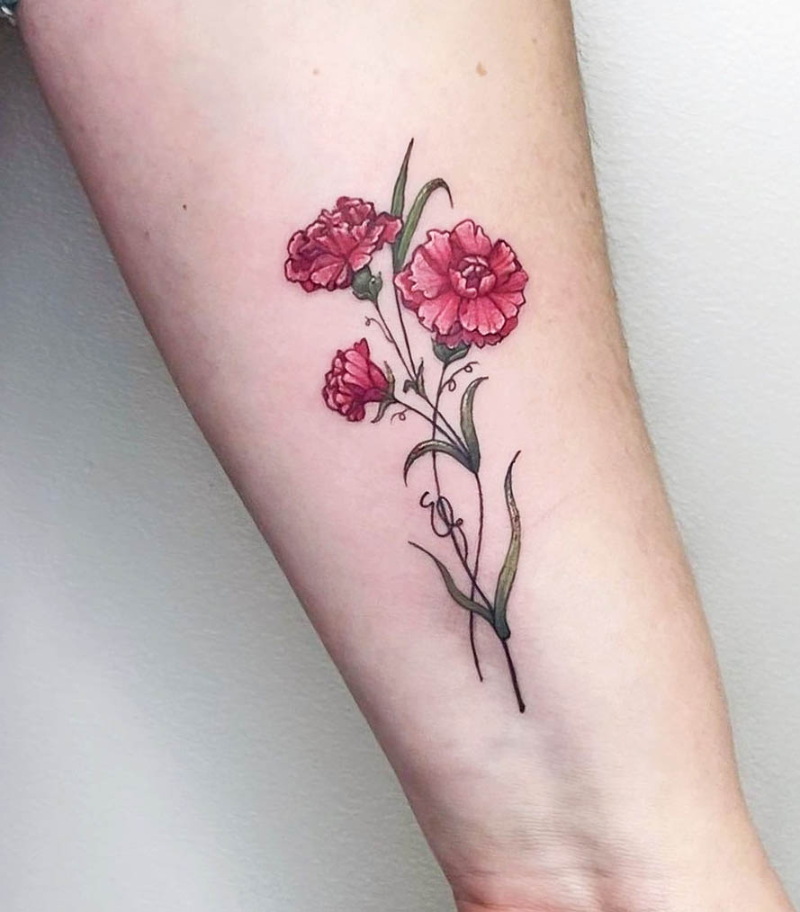 Tatuaggio del polso con garofano rosso di @ma.ra.tattoo