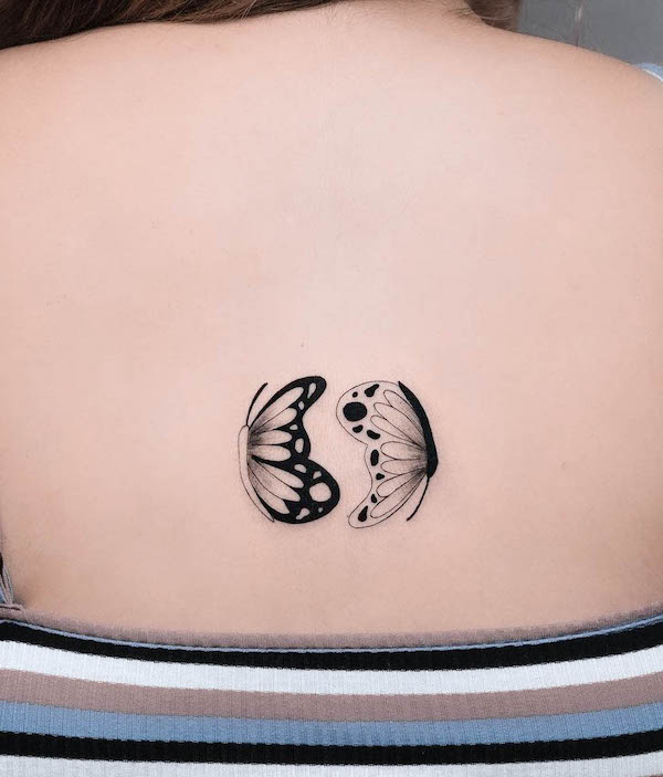 Tatuaggio di farfalle Yin e Yang di @karl_thetattoo_plug
