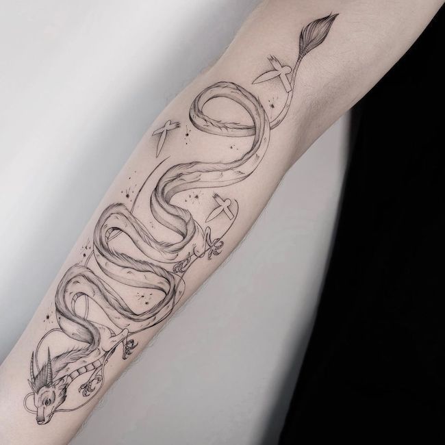 Tatuaggio tradizionale del braccio del drago di @didow.ink